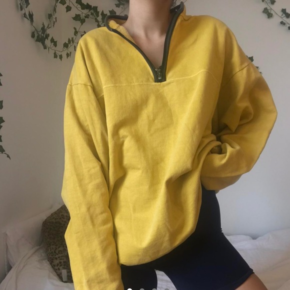 Avantisport Tops - Vintage Oversized Swearshirt